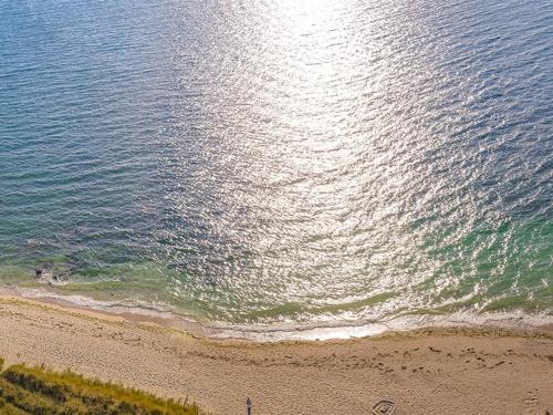 Photo de la galerie de l'établissement Maison rénovée à Locmiquélic : 3 min du Batobus, proche sentiers et commerces, 4-6 pers. - FR-1-349-128, à Locmiquélic