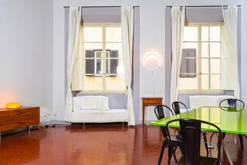 Elegant Apartment Near Piazza Della Signoria