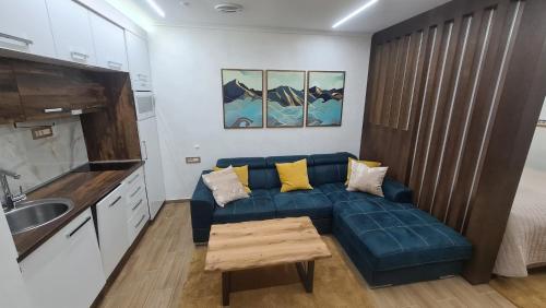 Dapur atau dapur kecil di Sunny Mountain Apartments - Kopaonik, Serbia, Hotel Sunčana planina