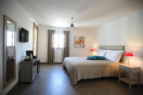 Ένα ή περισσότερα κρεβάτια σε δωμάτιο στο Best Western Hotel Casa Bianca, Piscine Intérieure et Extérieure