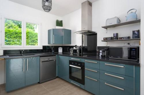 Photo de la galerie de l'établissement Seyssuel • Villa Paisible • HostisY, à Seyssuel