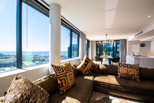 Magnificent Penthouse Properties Reference: Magnificent Penthouse With Breathtaking Views Cape Town