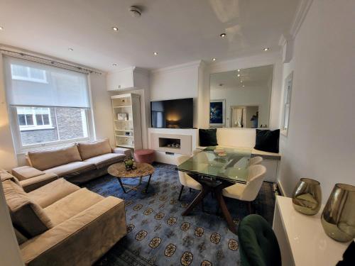 Beautiful Flat in a central London brick building