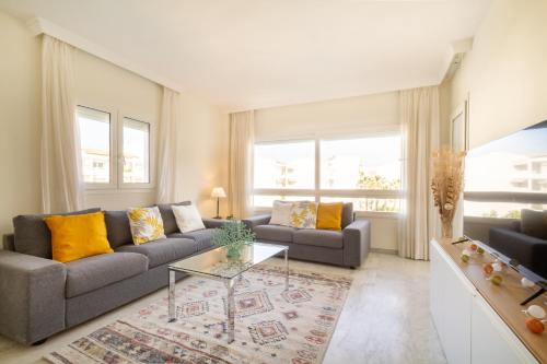 Posezení v ubytování MARBELLA BANUS SUITES - Banus Playa Rocio Sea Views Apartment