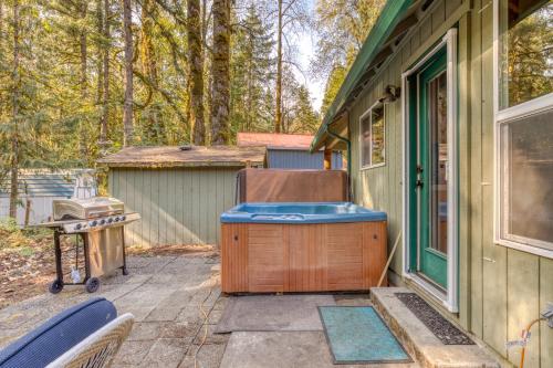 Riverside Retreat – Photos 3