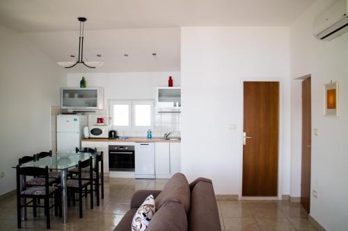 Η κουζίνα ή μικρή κουζίνα στο Apartman Klara