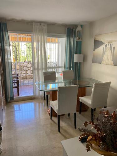 Zdjęcie z galerii obiektu Boulevar Playa w mieście Benalmadena Costa