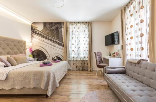 SPALATINA BOUTIQUE STUDIO