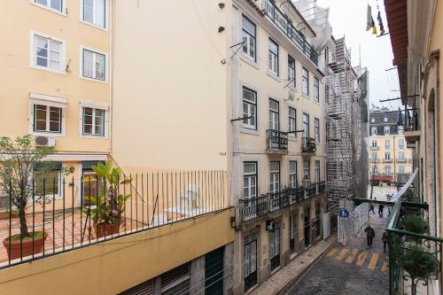 Ginjinha House - 4 Rooms - Bairro Alto - with AC by Lisbeyond