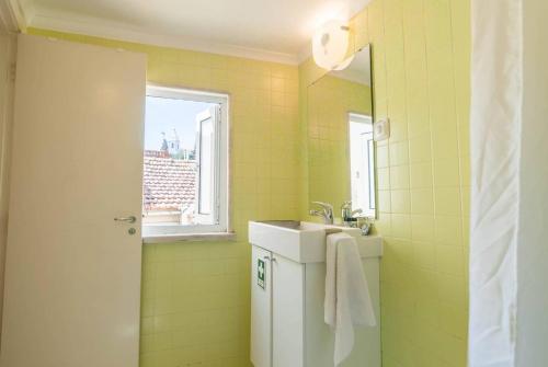 Cozy Two Bedroom Apt in Central Alfama - With AC by Lisbeyond