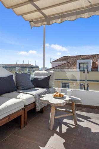 Alcântara Sunny Terrace Apt by Lisbeyond