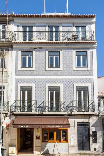 Alcântara Sunny Terrace Apt by Lisbeyond