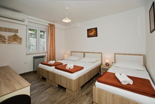 Guesthouse Aurora photo 2