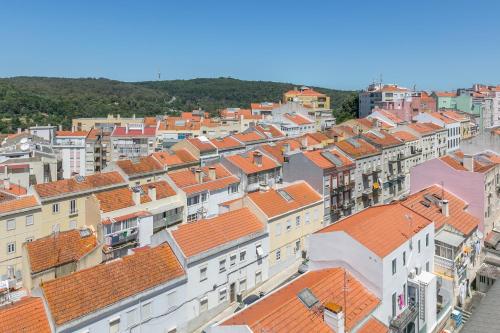 Spacious Apt Campo D'Ourique by Lisbeyond