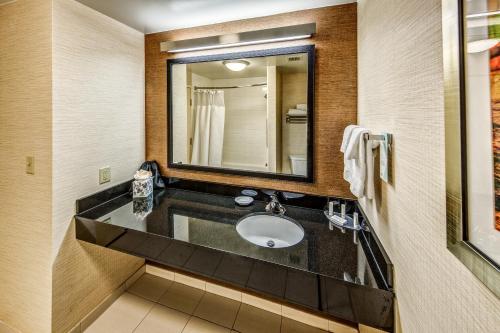 Fairfield Inn and Suites by Marriott Austin Northwest/The Domain Area Image