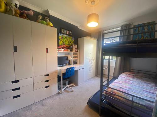 Three Bedroom Family home with garden in Walthamstow