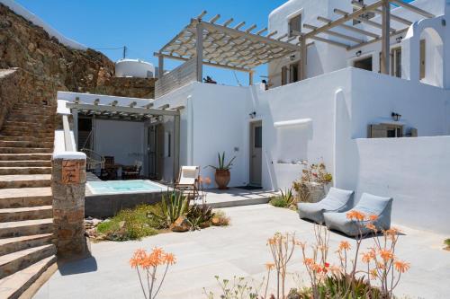 Κήπος έξω από το Miramare Suites Mykonos