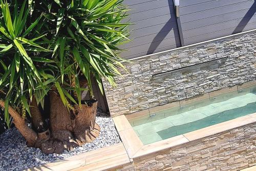 Maison pleine de charme avec grand jacuzzi privé