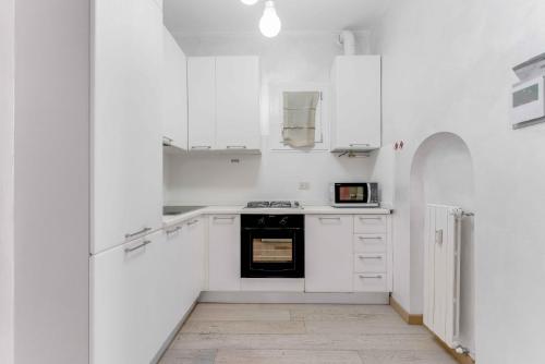 MO30 Loreto- Duomo- Large Modern Apartment -