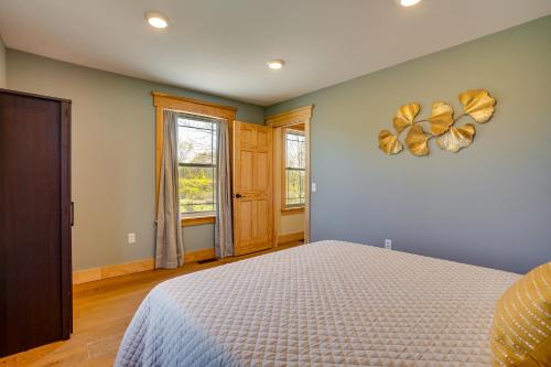 Katil atau katil-katil dalam bilik di On-Site ATV Trails Central New York Getaway!