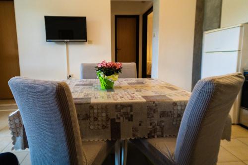 Apartments with parking space Labin - 14581