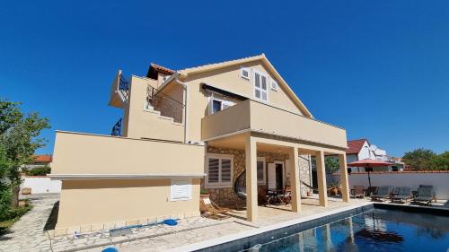Family-friendly apartments with swimming pool Sabunike, Zadar - 20179