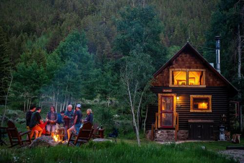 Pioneer Guest Cabins – Photos 2