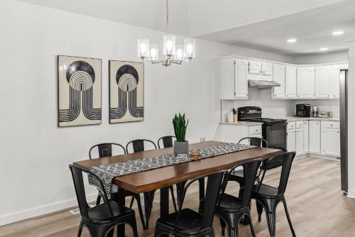 Boho Modern Townhome with POOL – Photos 3
