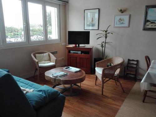 Appartement T4 face mer avec garage aux Sables d'Olonne, à 350m du centre-ville - FR-1-331-1