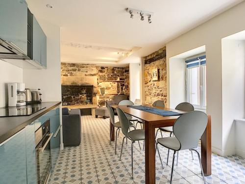 Maison Camaret-sur-Mer, 5 pièces, 8 personnes - FR-1-370-13