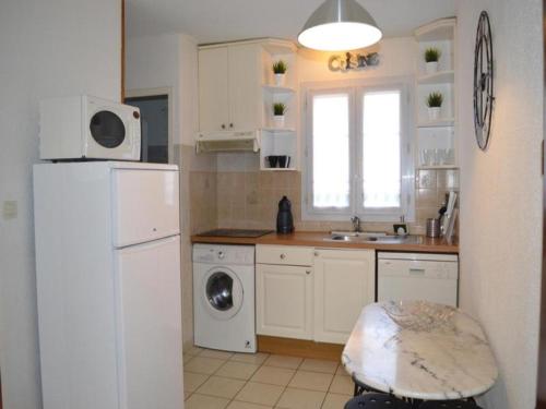 Photo de la galerie de l'établissement Maison calme avec accès piscine et grand jardin à Capbreton - FR-1-239-942, à Capbreton