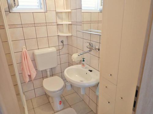 Ένα μπάνιο στο Apartment by Velebit Canal near Paklenica