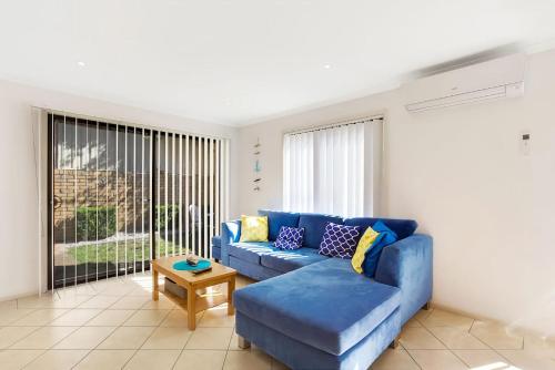 Χώρος καθιστικού στο Townhouse in the heart of Port Stephens