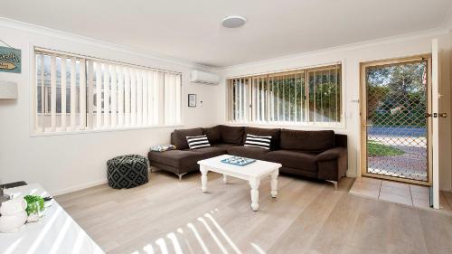 Χώρος καθιστικού στο Bombora Walking Distance to Fingal Beach- Farm Rd, Fingal Bay