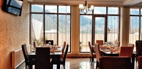 Sjónvarps- og/eða afþreyingartæki á Hotel IVERIA