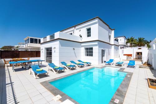 Villa Mannat by Villa Plus