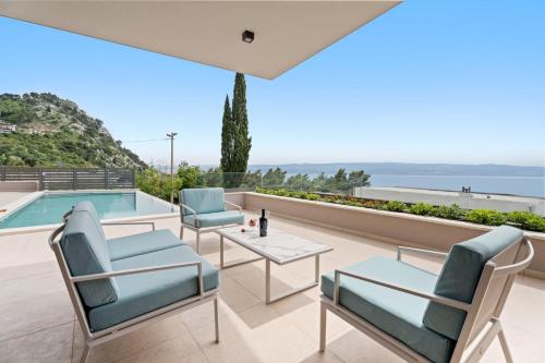 Villa Una with heated pool, 1km from the beach