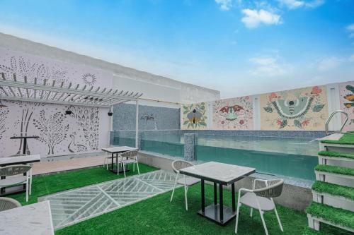 Фотография из галереи Regenta Place Bhopal by Royal Orchid Hotels Limited в Бхопале