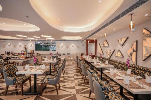 Ресторан / где поесть в Regenta Place Bhopal by Royal Orchid Hotels Limited