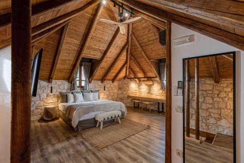 Sunshine - Fairytale Countryside Villa by etouri