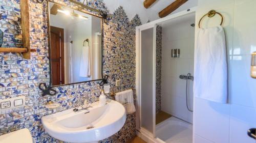 Phòng tắm tại Alojamiento Rural El Aguelo Belmez de la Moraleda by Ruralidays