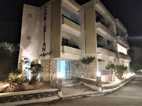 Budova, kde se aparthotel nachází