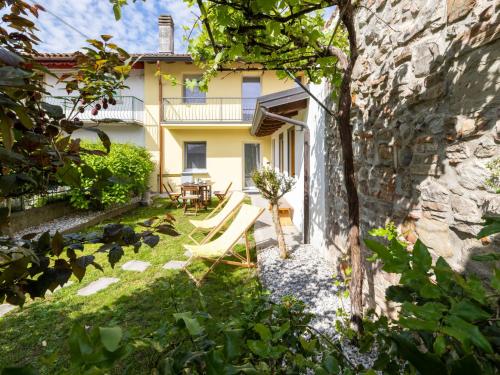 a view of the garden of a house at Holiday Home Le Mura by Interhome in Cividale del Friuli
