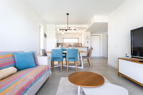 Oasis Mar Beach Apartment by Lisbeyond