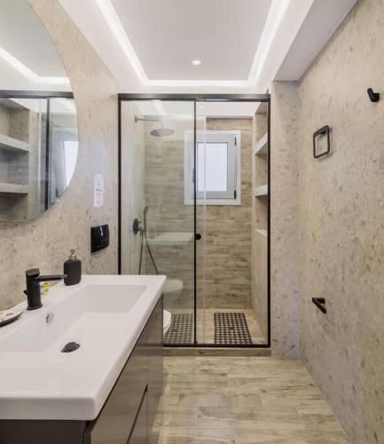 stylish zografou apartement