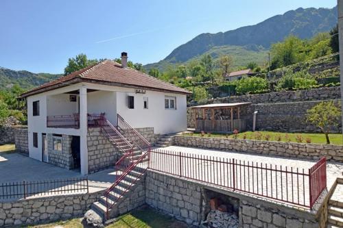 Gallery image of Country House Vukmanovic Bukovik in Virpazar