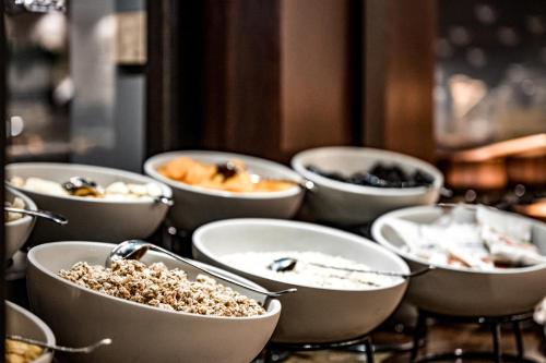 ホテルの敷地内または近くでの食事または食べ物