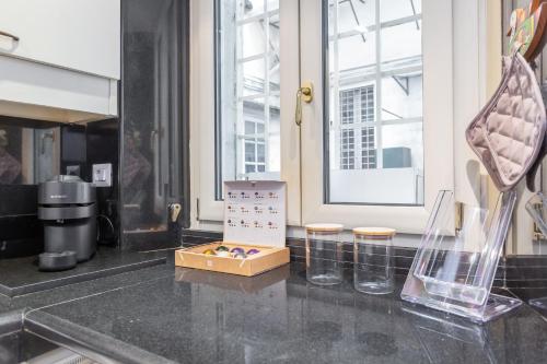 Trastevere San Calisto 3 BDR Apartment