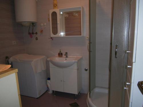 Bathroom sa Neva rooms