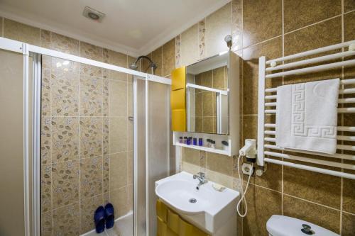 Bilik mandi di Punto Suite